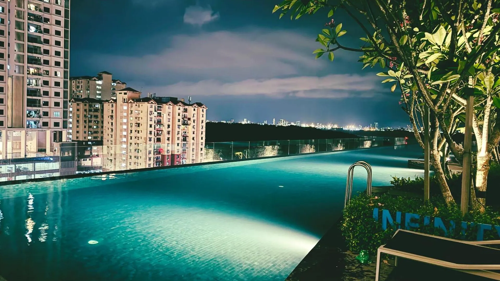 Georgetown Classic Collection 3Br-10Pax Apartment George Town